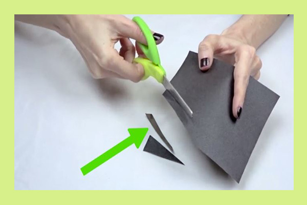 تیز کردن قیچی با کاغذ سمباده